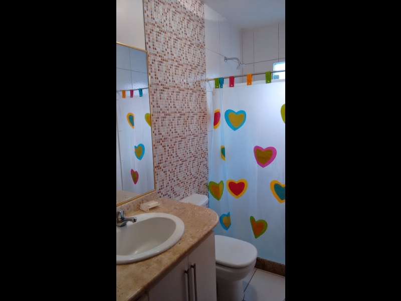 Casa de condomínio à venda Lagomar com 150m² e 3 quartos por R$ 800.000 - 1421088641-Banheiro social.jpg